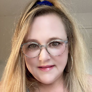 Meet your Posher, Deborah